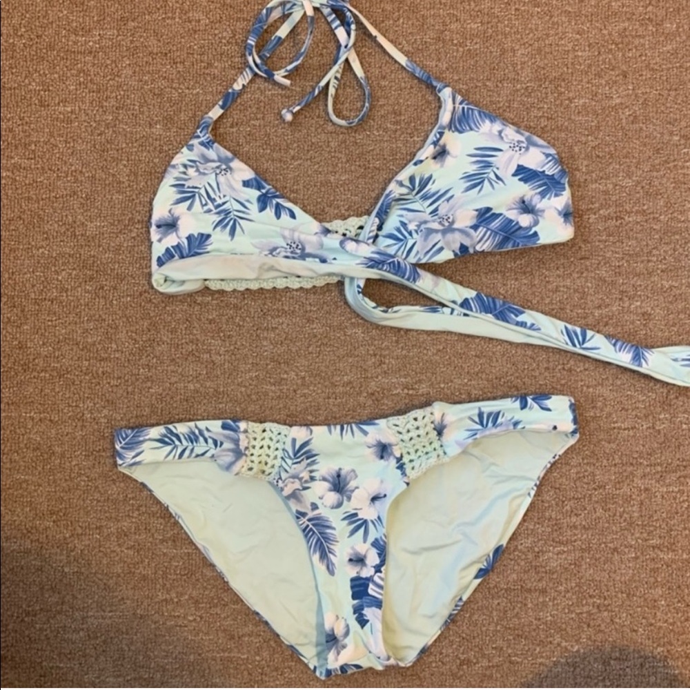 Frankies M/L Hawaiian mist bikini set